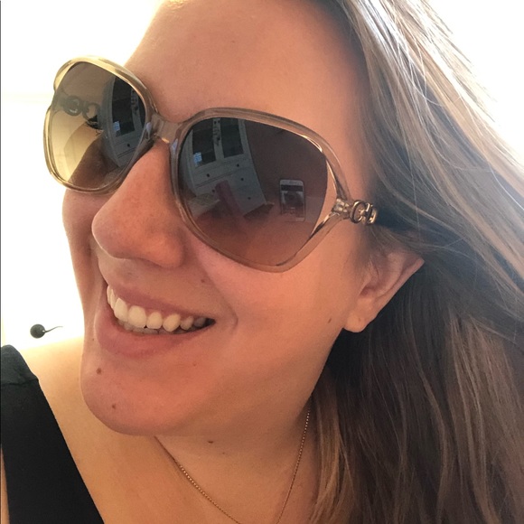 Coach Sunglasses with Case and Cleaning Cloth - Picture 3 of 3